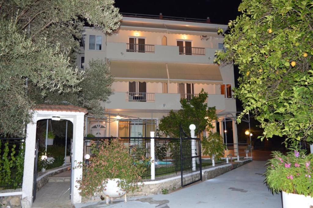Margarita Apartments Nikiana Esterno foto