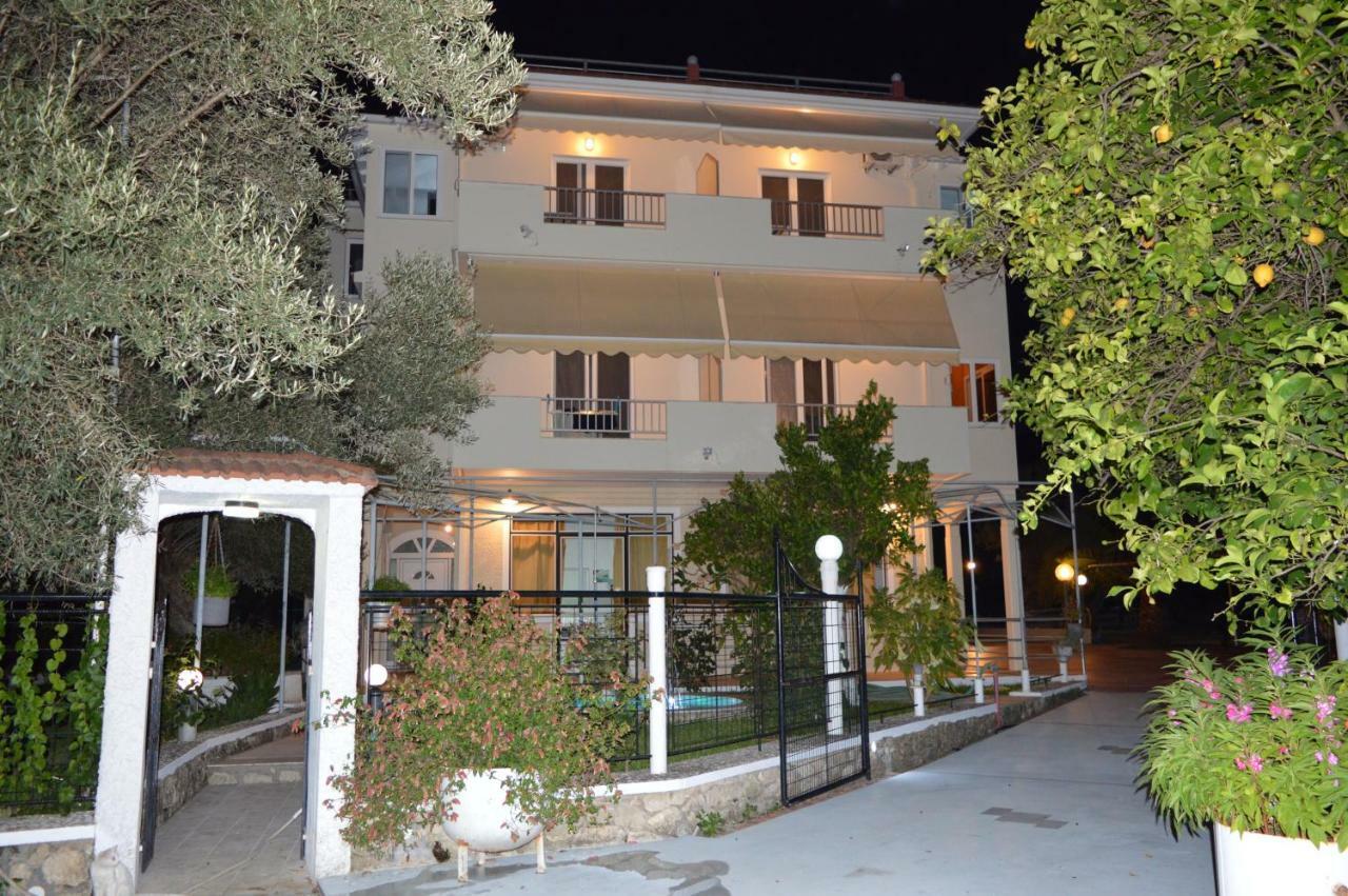 Margarita Apartments Nikiana Esterno foto
